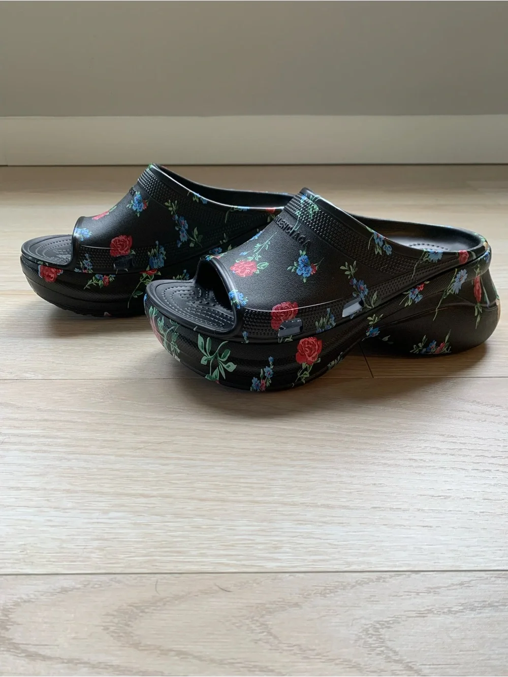Balenciaga x Crocs Black Floral Platform Pool Slide NWT Size 39 FR